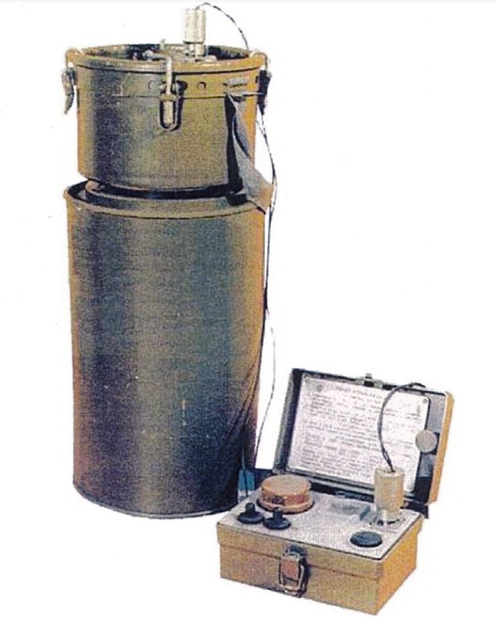 Міна МЗУ з пультом керування «МЗУ», який може використовуватись і для мін НВУ-П і ТМ-83