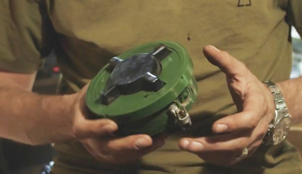 Міна ПМН-2. Кадр з відео Президентської бригади.