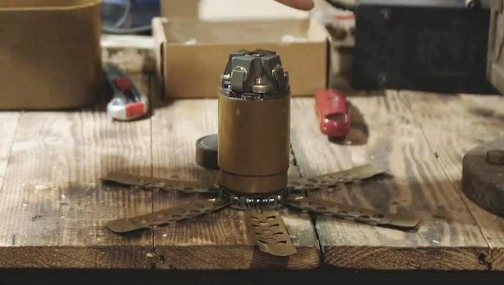 Міна ПОМ-2 «Отёк», загальний вигляд. Кадр з відео Президентської бригади.