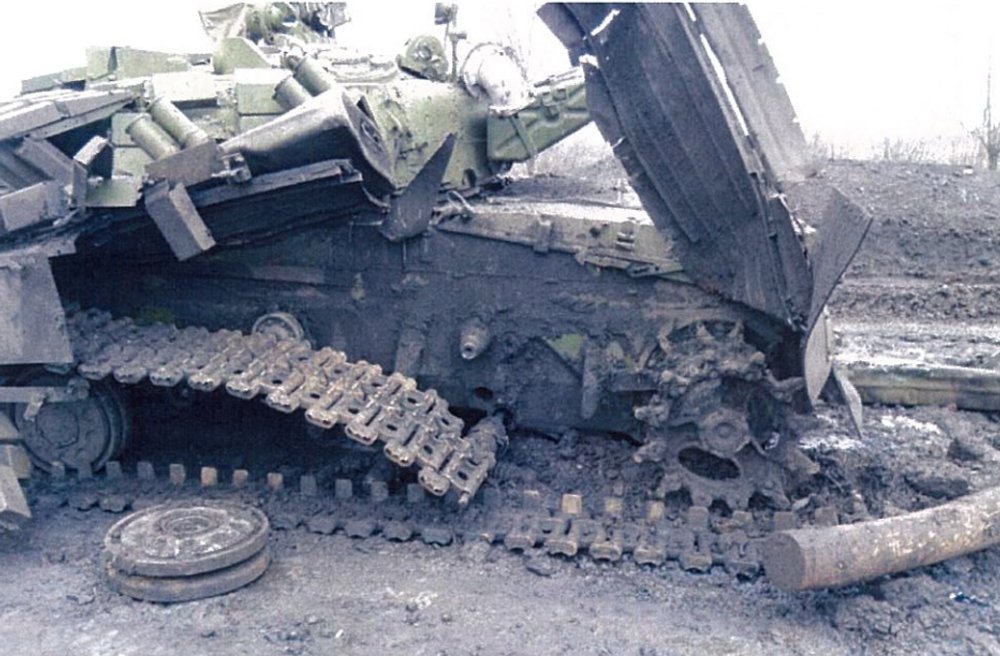 Т-64БВ після підриву на міні ТМ-62Т