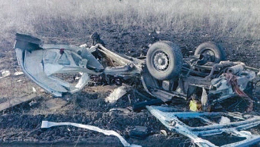 Мікроавтобув після підриву в районі Мар'янки на міні ТМ-62П2