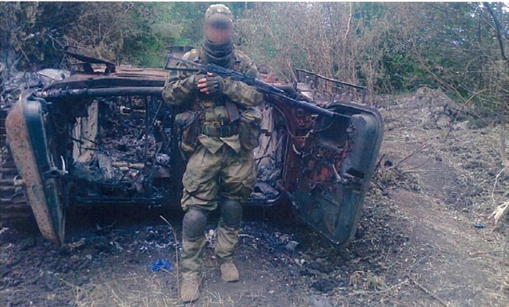 БРМ-1К після підриву на міні ТМ-62Д, машина згоріла, Схід України, с. Опитне, 2015 рік, 93 ОМБр