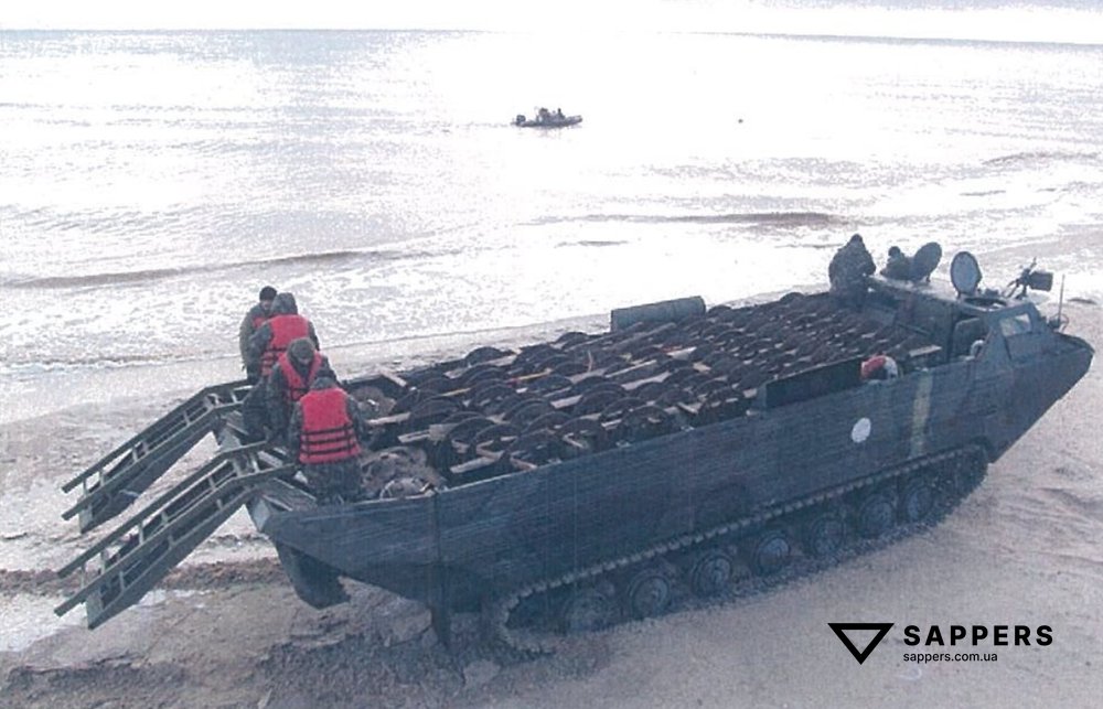 ПТС ЗСУ підготовлений для мінування акваторії Азовського моря мінами ПДМ-3Я та ПДМ-1М, Маріуполь 2014 рік