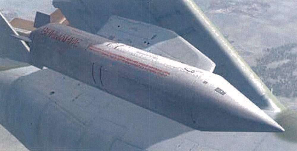 Авіаційний контейнер КМГУ на зовнішній підвісці літака