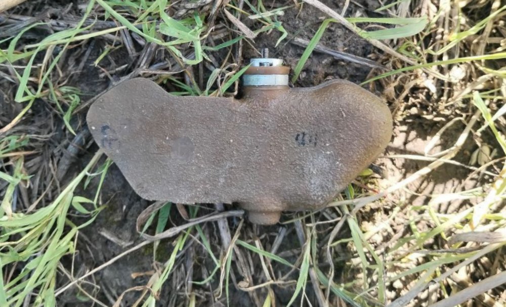 Протипіхотна міна ПФМ-1, споряджена вибуховою речовиною ВС-6Д