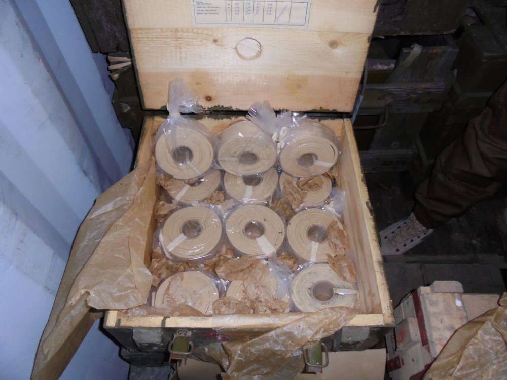 Ящик для перевозки зарядів СЗ-1Э, вибухова речовина ЕВВ-11 (ЭВВ-11)