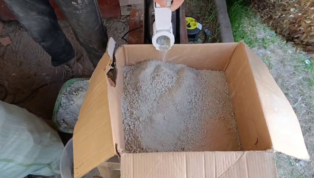 Подрібнений тротил, імовірно взятий з протитанкових мін